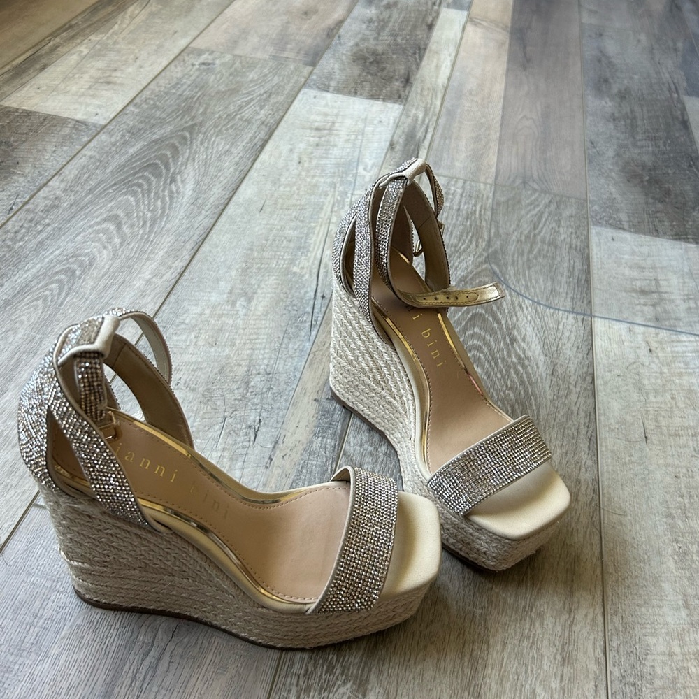 Gianni Bini Wedge